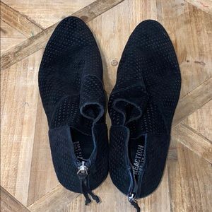 Kenneth Cole suede booties